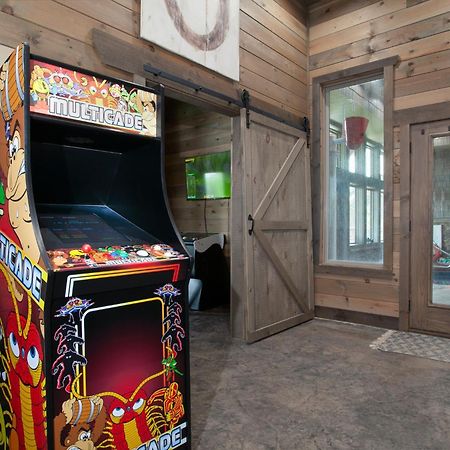 Splash Mountain Pool Hot Tub Theater Game Room Сев'єрвілл Екстер'єр фото