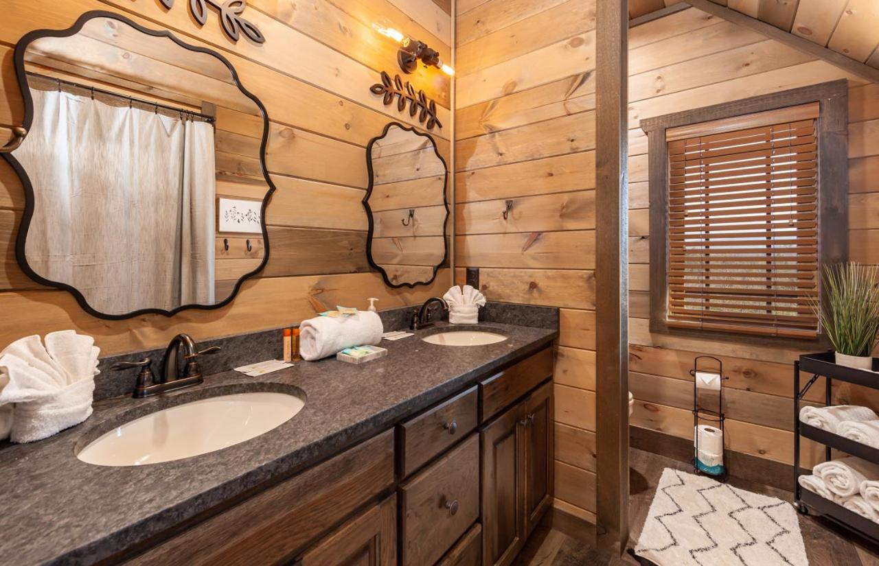 Splash Mountain Pool Hot Tub Theater Game Room Сев'єрвілл Екстер'єр фото