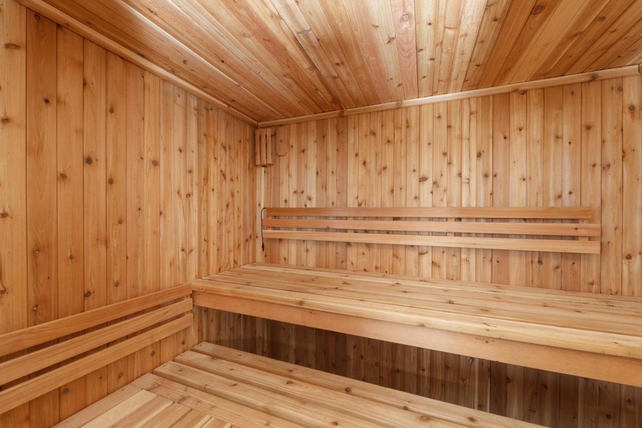 Splash Mountain Pool Hot Tub Theater Game Room Сев'єрвілл Екстер'єр фото