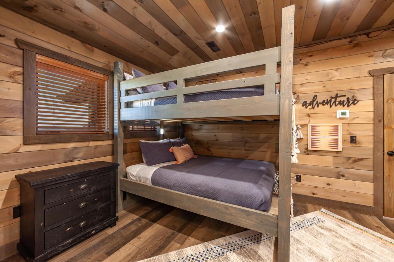 Splash Mountain Pool Hot Tub Theater Game Room Сев'єрвілл Екстер'єр фото