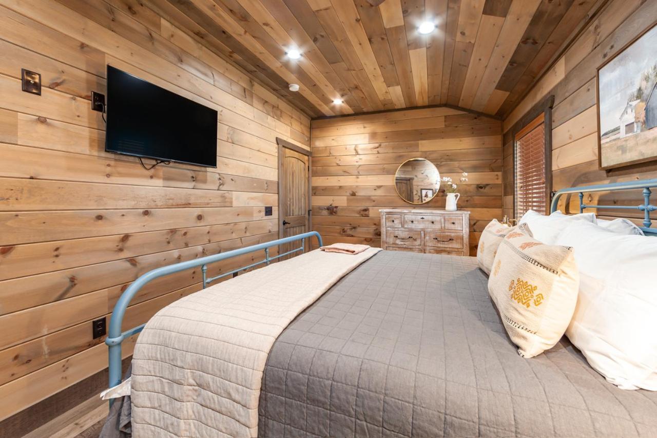 Splash Mountain Pool Hot Tub Theater Game Room Сев'єрвілл Екстер'єр фото