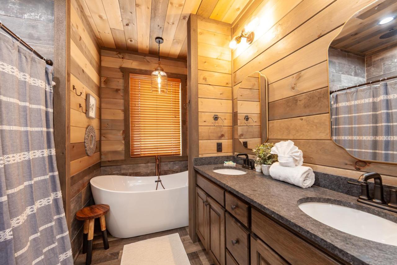 Splash Mountain Pool Hot Tub Theater Game Room Сев'єрвілл Екстер'єр фото